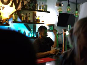 barman 100 4 11zon.webp